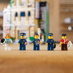 10278 LEGO® ICONS Polis Merkezi - Thumbnail