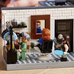 10291 LEGO Icons Queer Eye – Fab 5 Çatı Katı - Thumbnail