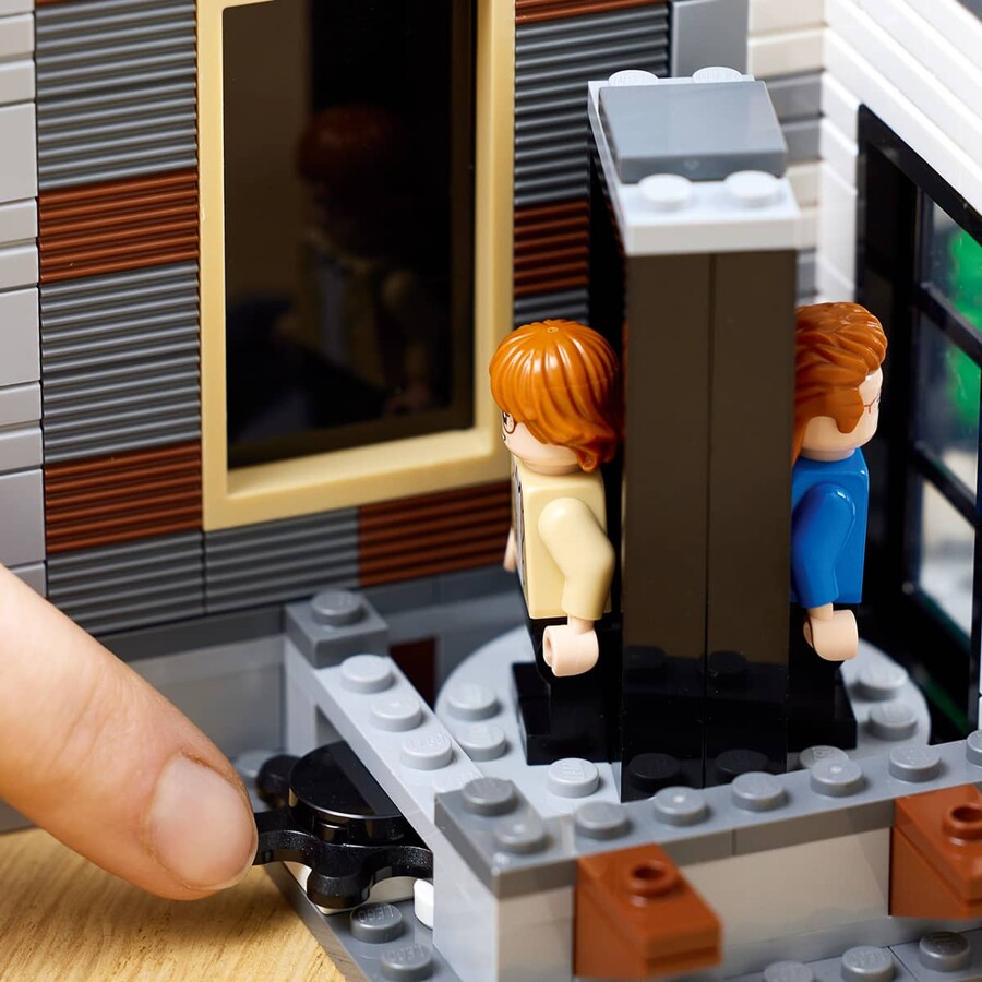 10291 LEGO Icons Queer Eye – Fab 5 Çatı Katı