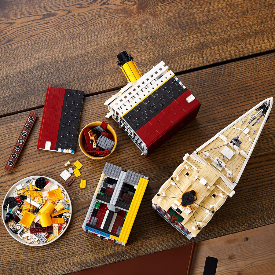 10294 LEGO Icons Titanik