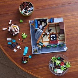 10297 LEGO® ICONS Butik Otel - Thumbnail