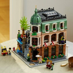 10297 LEGO® ICONS Butik Otel - Thumbnail