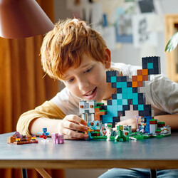 21244 LEGO® Minecraft® Kılıç Üssü - Thumbnail