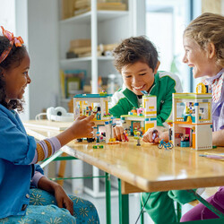 41731 LEGO® Friends Uluslararası Heartlake Okulu - Thumbnail