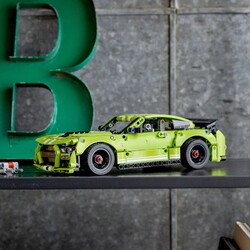 42138 LEGO® Technic Ford Mustang Shelby® GT500® - Thumbnail