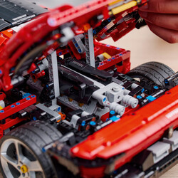 42143 LEGO Technic Ferrari Daytona SP3 - Thumbnail