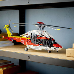 42145 LEGO Technic Airbus H175 Kurtarma Helikopteri - Thumbnail
