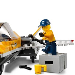 60289 LEGO City Gösteri Jeti Taşıma Aracı - Thumbnail
