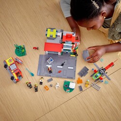 60320 LEGO City İtfaiye Merkezi - Thumbnail