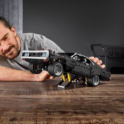 42111 LEGO Technic Dom'un Dodge Charger'ı - Thumbnail