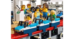 10261 LEGO Creator Lunapark Hız Treni - Thumbnail